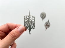 Load image into Gallery viewer, Mushroom Needle Threader For Embroidery, Cross Stitch, Sewing