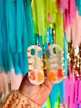 Load image into Gallery viewer, Paint Palette Hair Claw