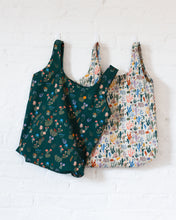 Load image into Gallery viewer, Prickly Florals Organic Cotton Fat Quarters