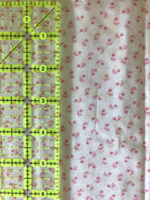 Load image into Gallery viewer, Stars with Laurels Fat Quarter Fabric