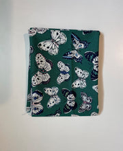 Load image into Gallery viewer, Monarch Quilters Weight Cotton Fat Quarters