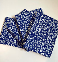 Load image into Gallery viewer, Heirloom Perennial Quilters Weight Cotton Fat Quarters