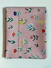 Load image into Gallery viewer, Daisy Perennial Quilters Weight Cotton Fat Quarters