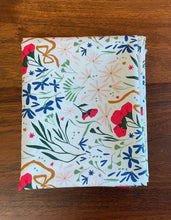 Load image into Gallery viewer, Fat Quarters Tossed Bouquet Meadow Organic Poplin