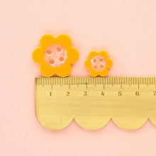 Load image into Gallery viewer, Yellow Daisy Small 5/8" Buttons
