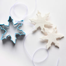 Load image into Gallery viewer, Snowflake Ornament Kit - Diy Christmas Craft
