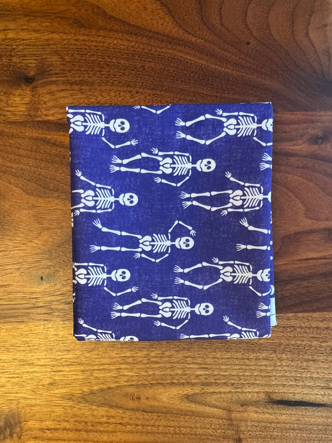 Fat Quarter Verona Skeleton Organic Quilting Cotton