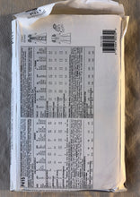 Load image into Gallery viewer, Butterick P415 Pattern
