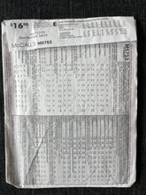 Load image into Gallery viewer, McCall&#39;s M5753 Pattern Size 16-22
