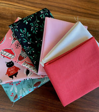 Load image into Gallery viewer, Organic Christmas Fat Quarter Bundle
