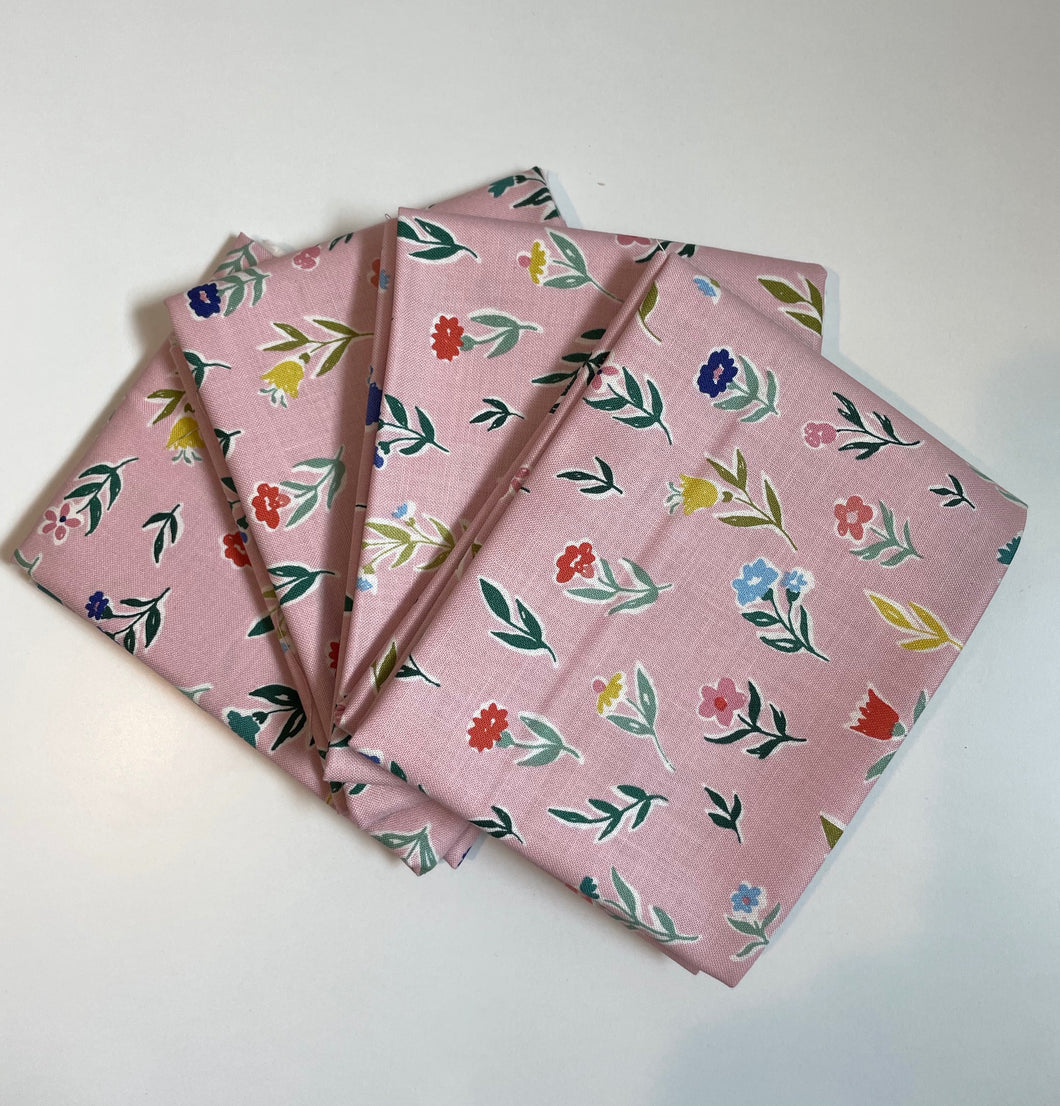 Daisy Perennial Quilters Weight Cotton Fat Quarters