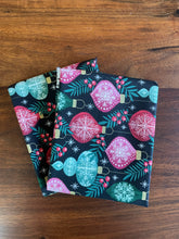 Load image into Gallery viewer, Berries &amp; Baubles Organic Cotton Fat Quarter
