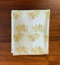Load image into Gallery viewer, Fat Quarters Fond Fronds Market Organic Poplin
