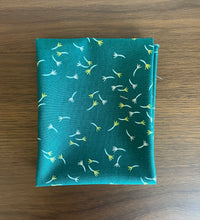 Load image into Gallery viewer, Dandelions Fat Quarter Organic Quilter&#39;s Weight Cotton

