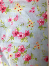 Load image into Gallery viewer, Spring Floral Fat Quarter

