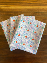 Load image into Gallery viewer, Flower Guide Organic Cotton Fat Quarters
